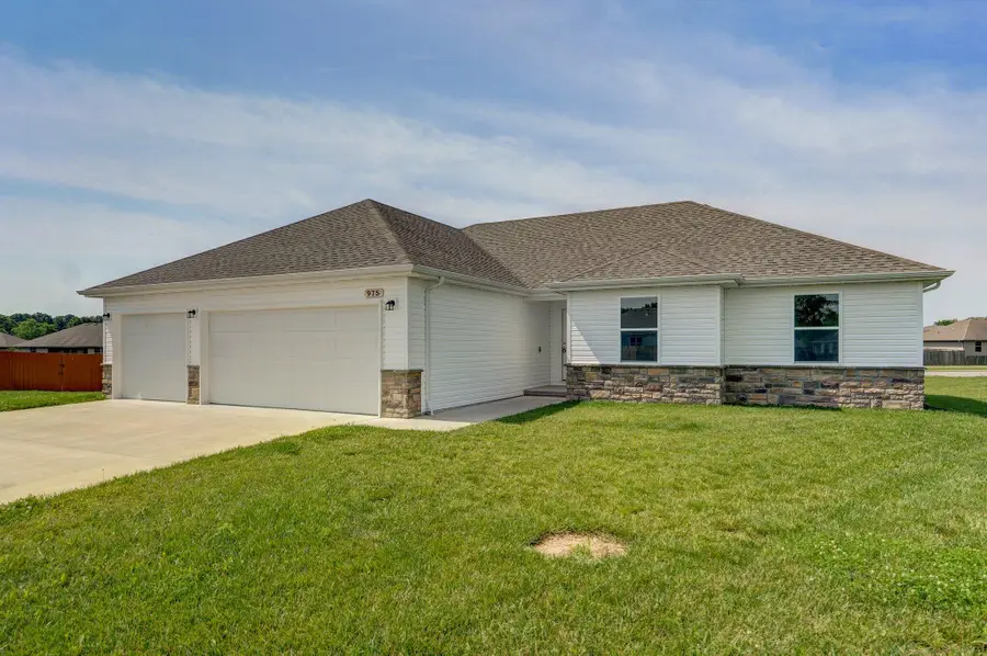 975 S Montpelier Court, Republic, MO 65738 - Image #2