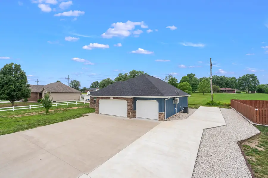 121 S Aspen Street, Buffalo, MO 65622 - Image #3