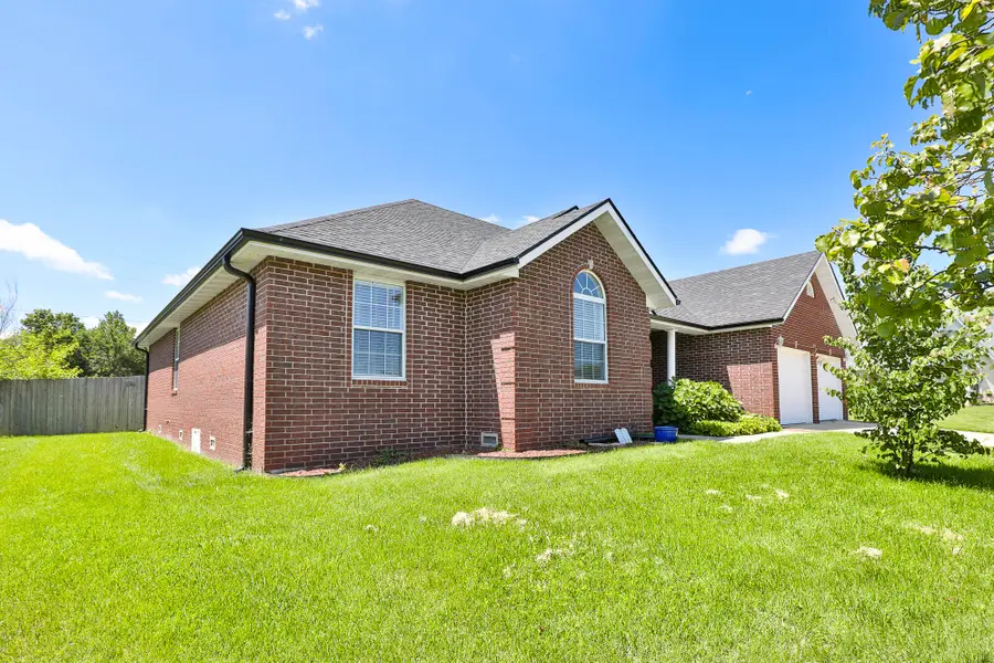 1020 Berkley Drive, Marshfield, MO 65706 - Image #2