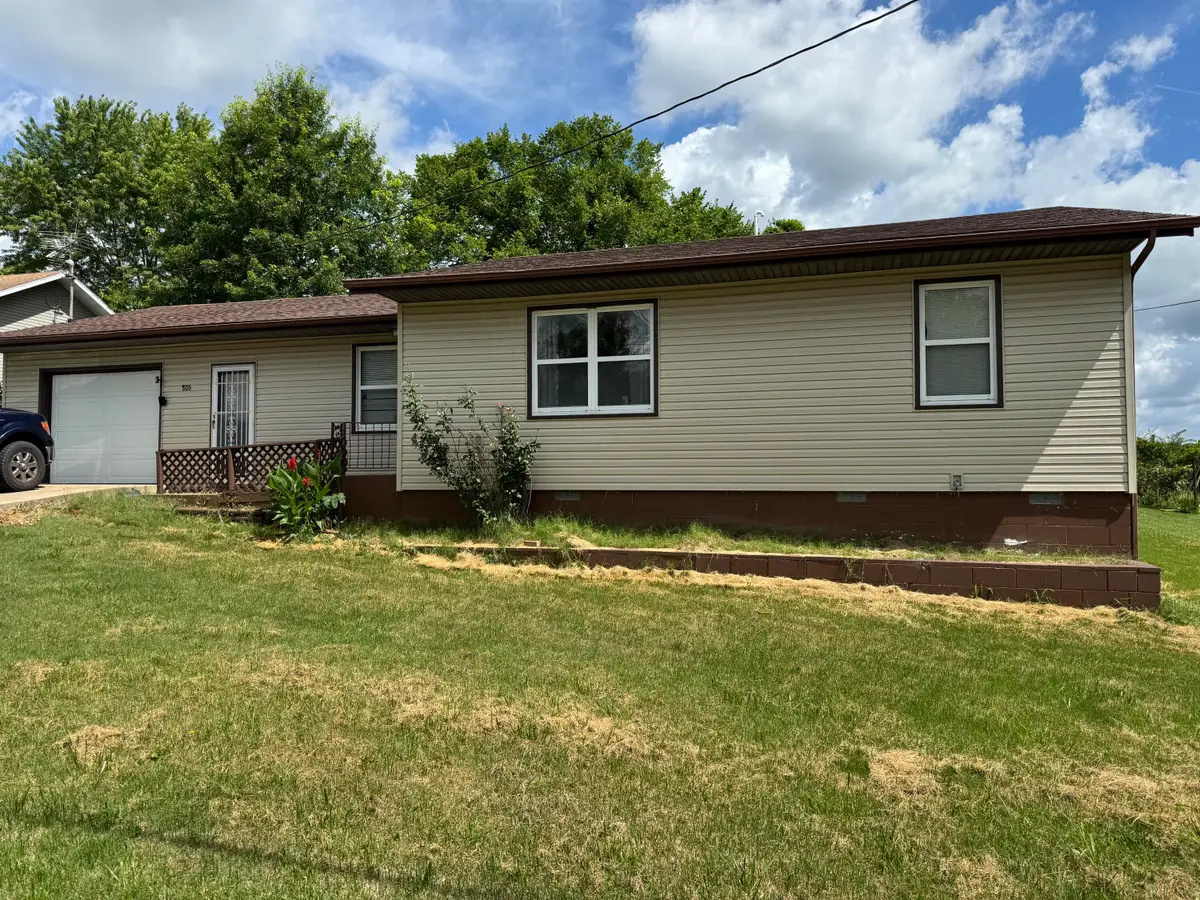 806 Lathrop Avenue, Ava, MO 65608 - Image #1
