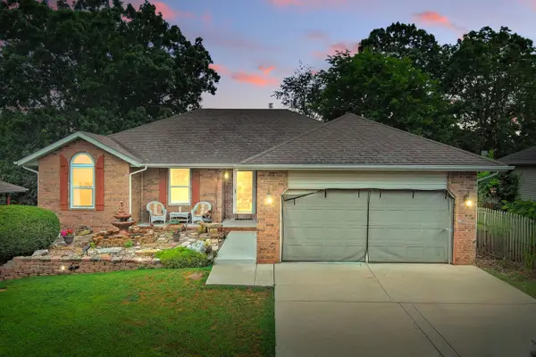 1366 S 20th Avenue, Ozark, MO 65721