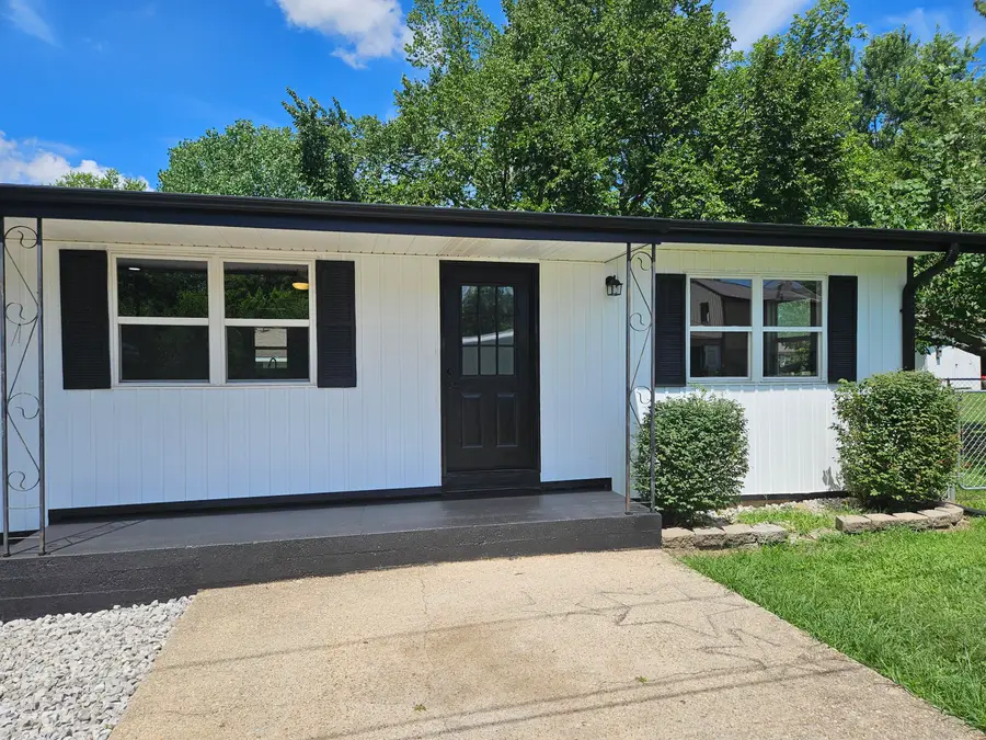 401 Walnut Street, Ava, MO 65608 - Image #3