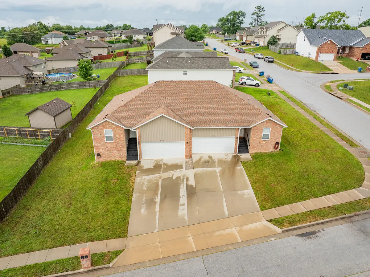 805-807 W Windmill Drive, Ozark, MO 65721 - Image #1