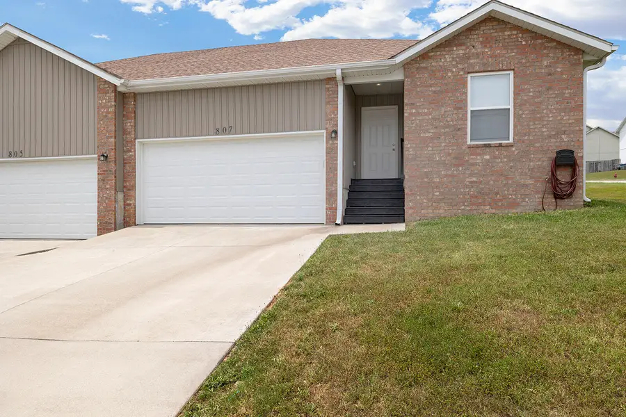 805-807 W Windmill Drive, Ozark, MO 65721 - Image #2