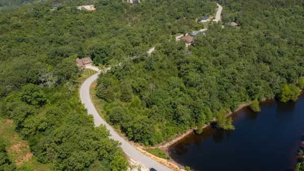 000 Beechwood Drive, Branson West, MO 65737