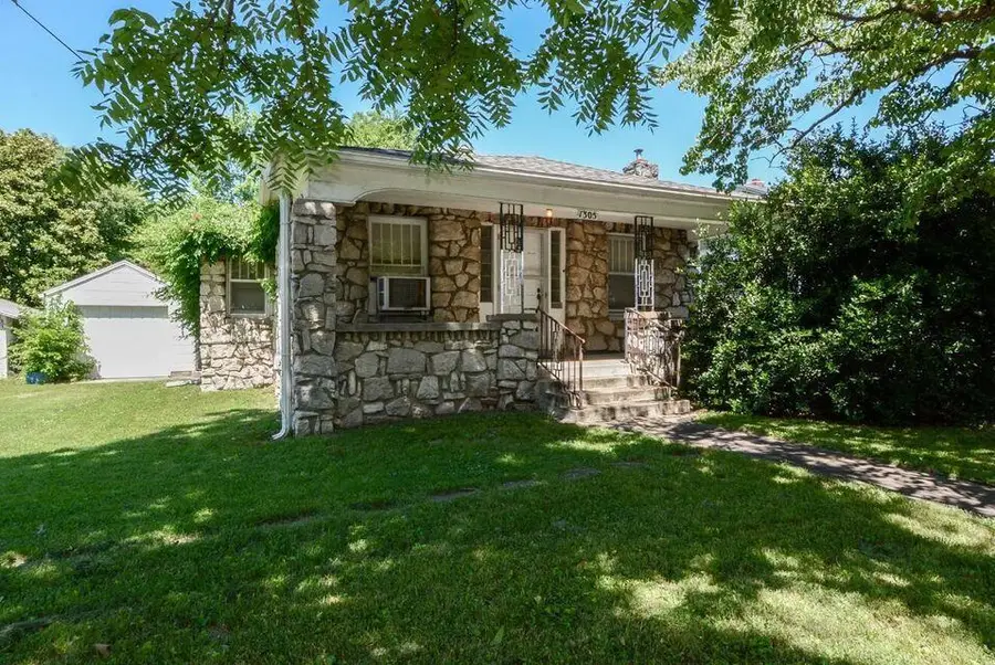 1305 S Kimbrough Avenue, Springfield, MO 65807 - Image #2