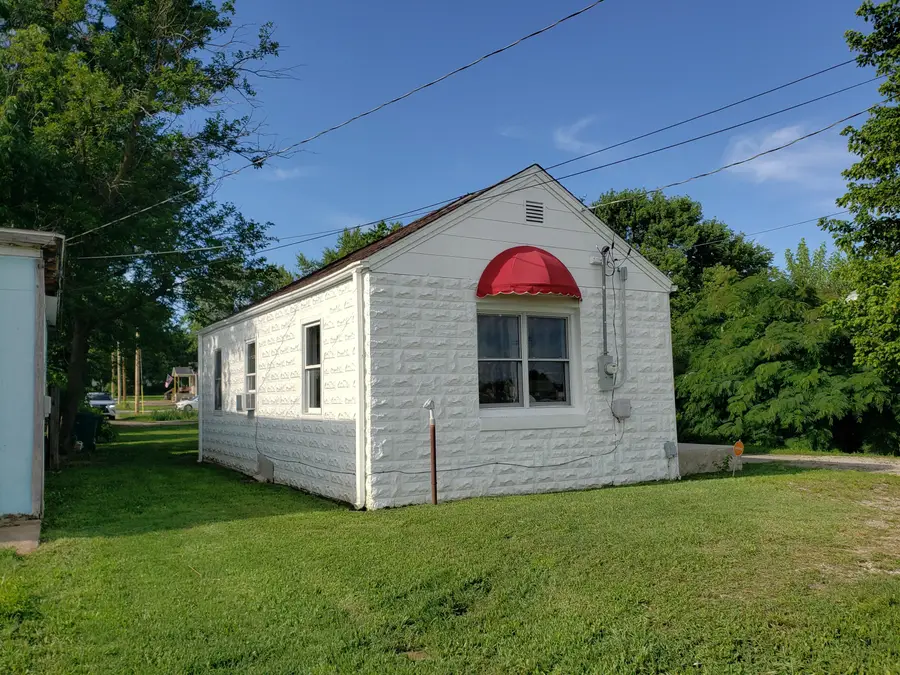 1108 E Cleveland Avenue, Monett, MO 65708 - Image #3