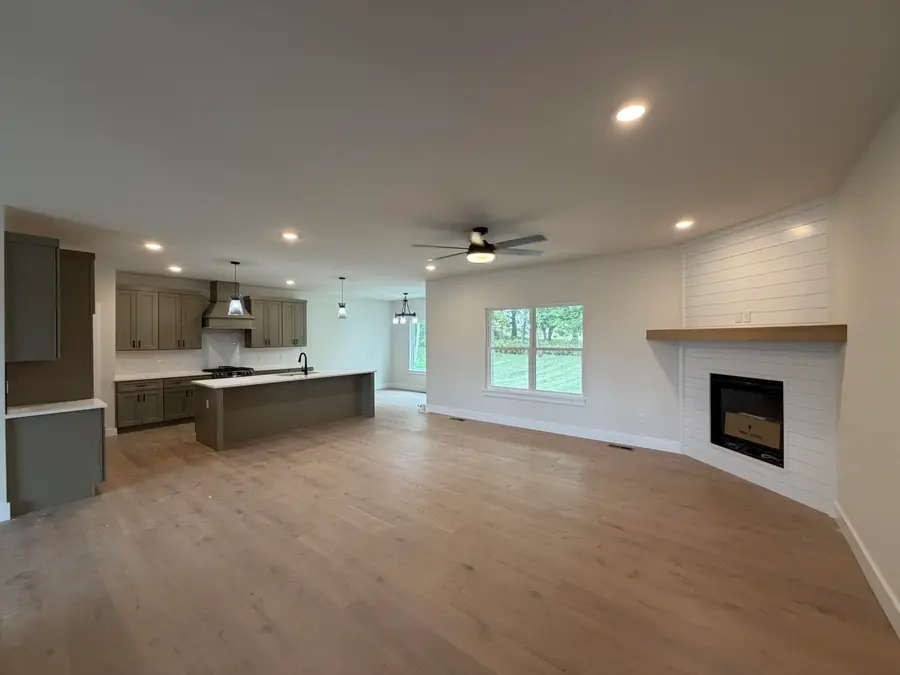 5569 E Wild Horse Drive, Springfield, MO 65802 - Image #2