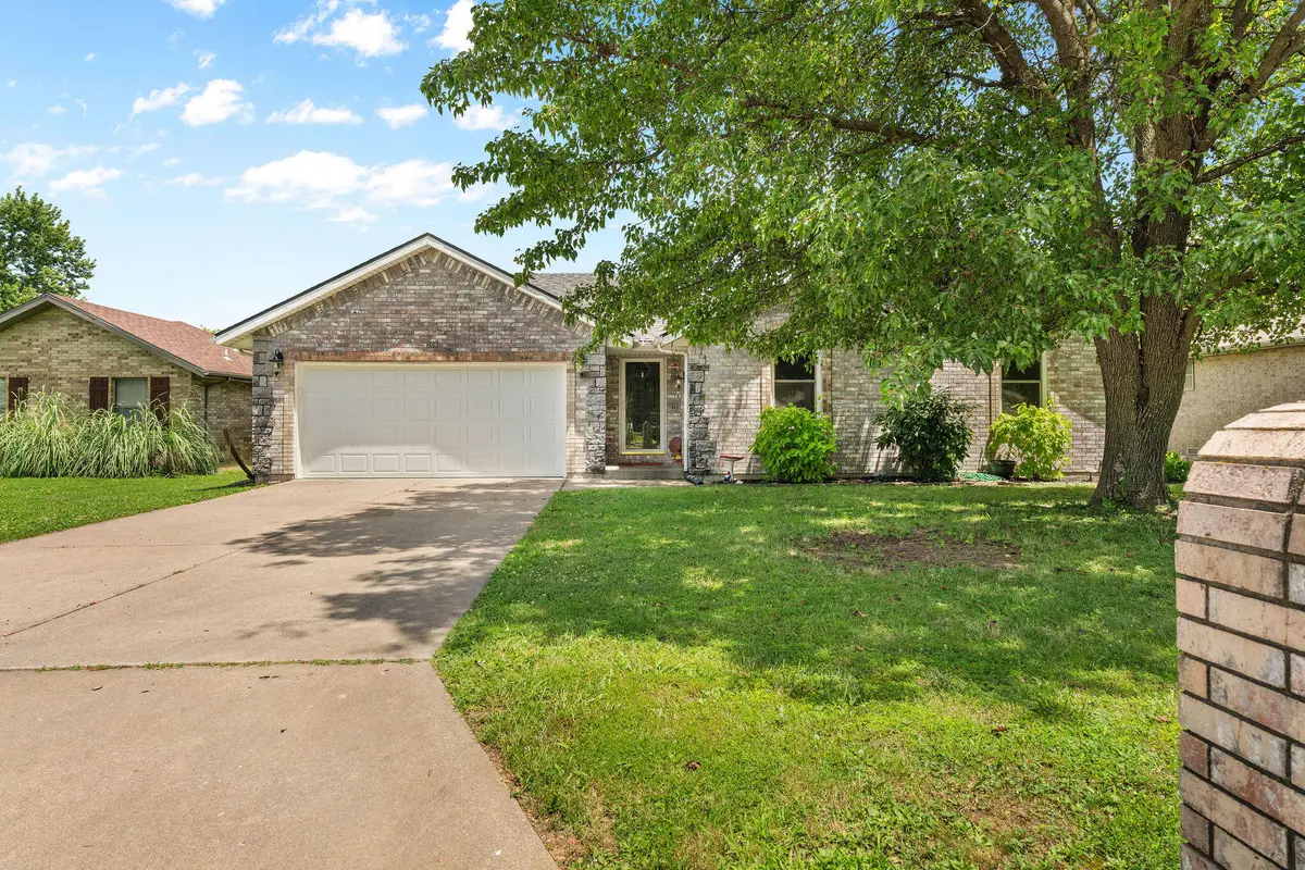 208 S Poplar Court, Nixa, MO 65714 - Image #1