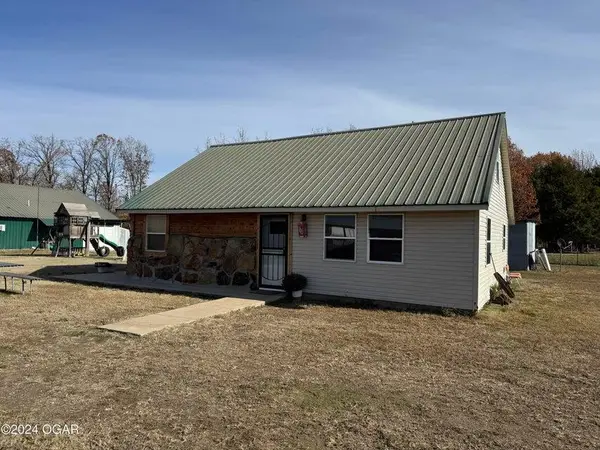 895 Lawrence 2150, Wentworth, MO 64873