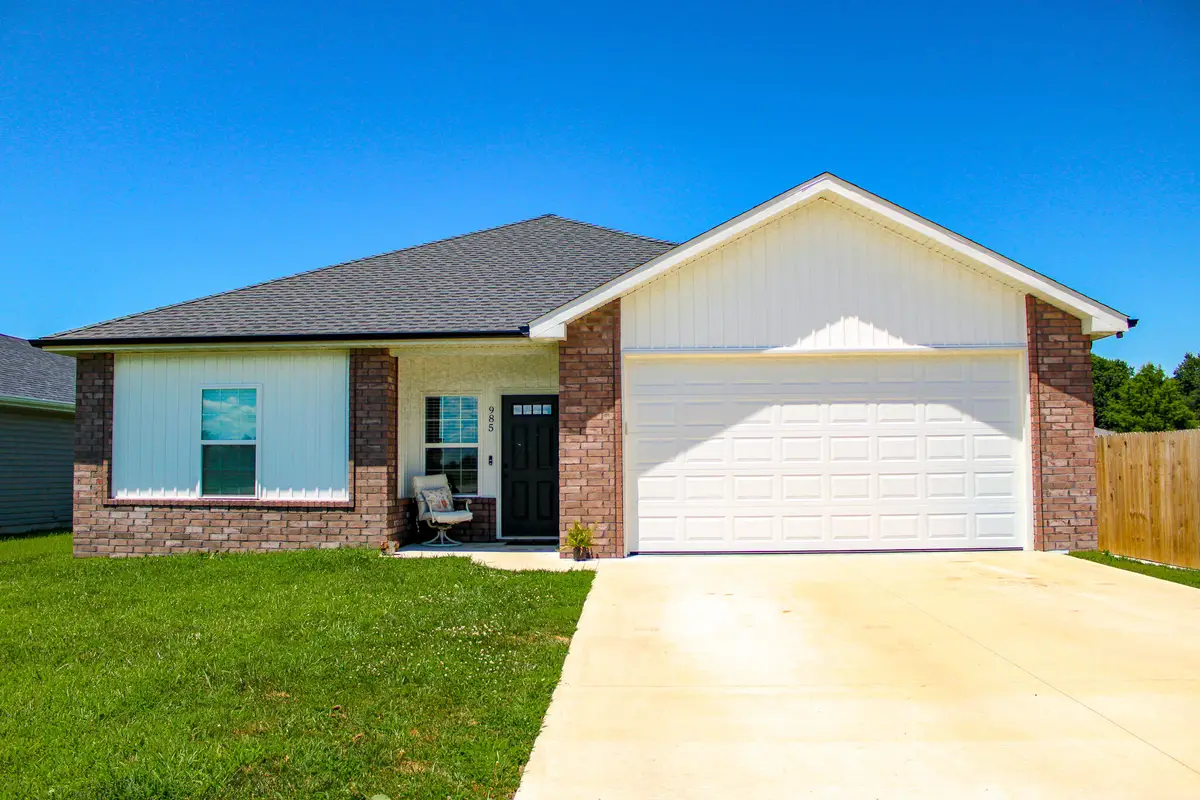 985 W Maurice Street, Bolivar, MO 65613 - Image #1