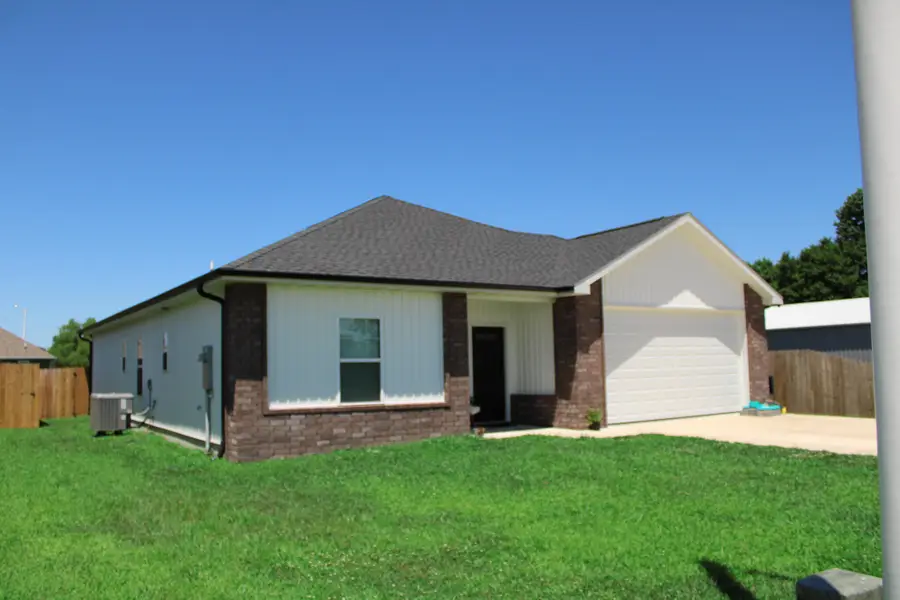 985 W Maurice Street, Bolivar, MO 65613 - Image #2