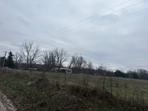 3762 Wolfe Drive Drive, Mountain Grove, MO 65711