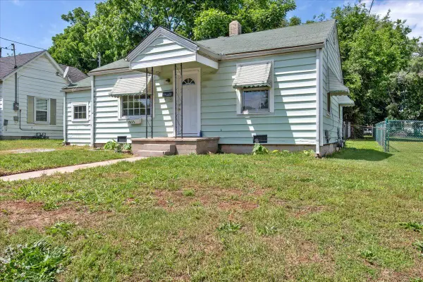 1823 W Olive Street, Springfield, MO 65802