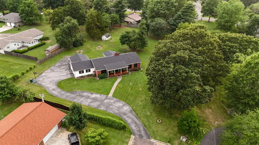 339 S Cedarbrook, Monett, MO 65708 - Image #2