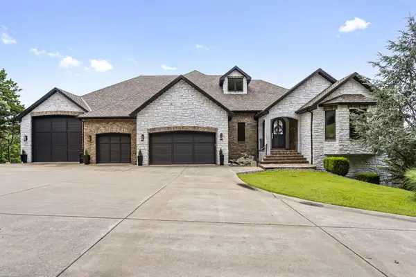 190 Highland Drive, Hollister, MO 65672