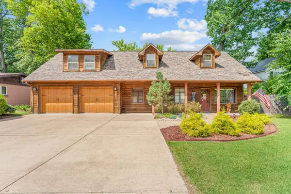 1356 Acacia Club Road, Hollister, MO 65672