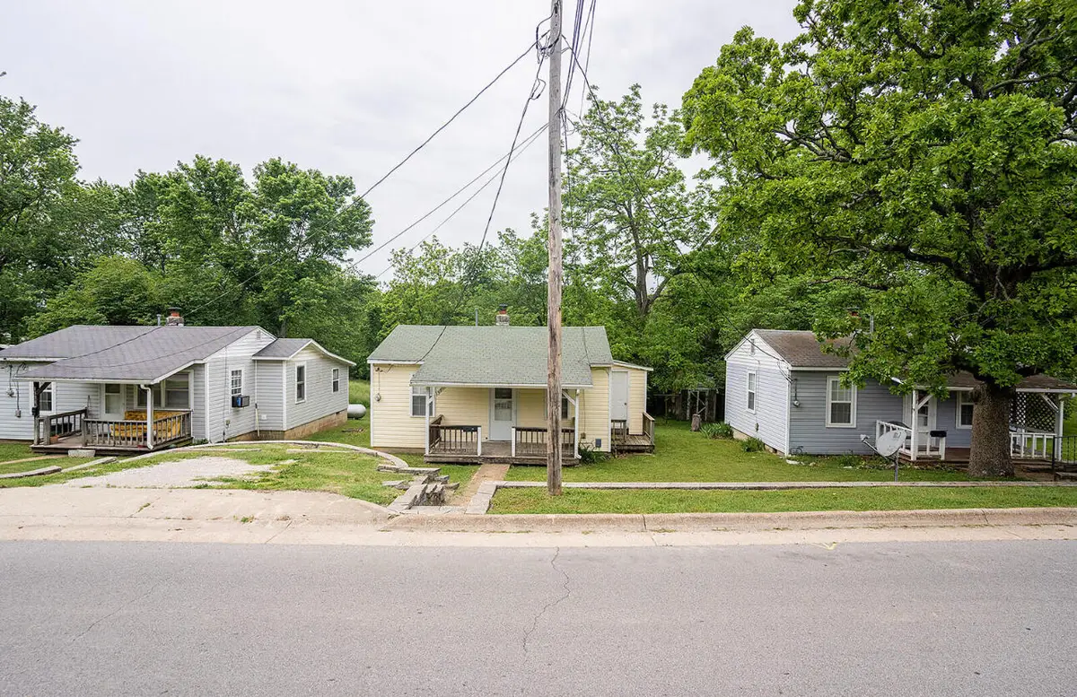 1331 N Howell Avenue, West Plains, MO 65775 - Image #1