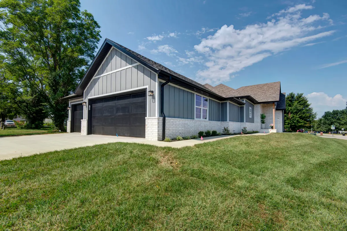3692 W Overland Street, Springfield, MO 65807 - Image #1