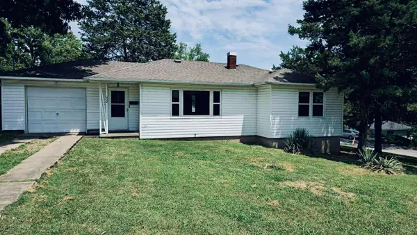 422 E South Street, Neosho, MO 64850