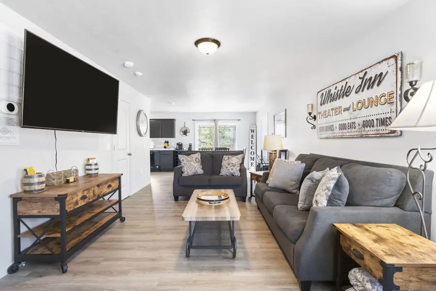 306 W College Street, Branson, MO 65616 - #3