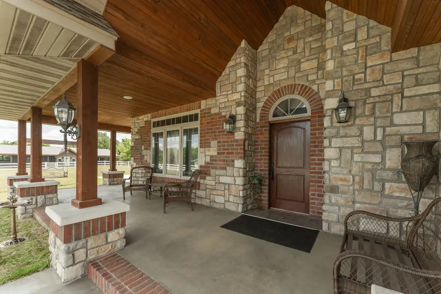 201 Pioneer Drive, Seymour, MO 65746 - Image #2