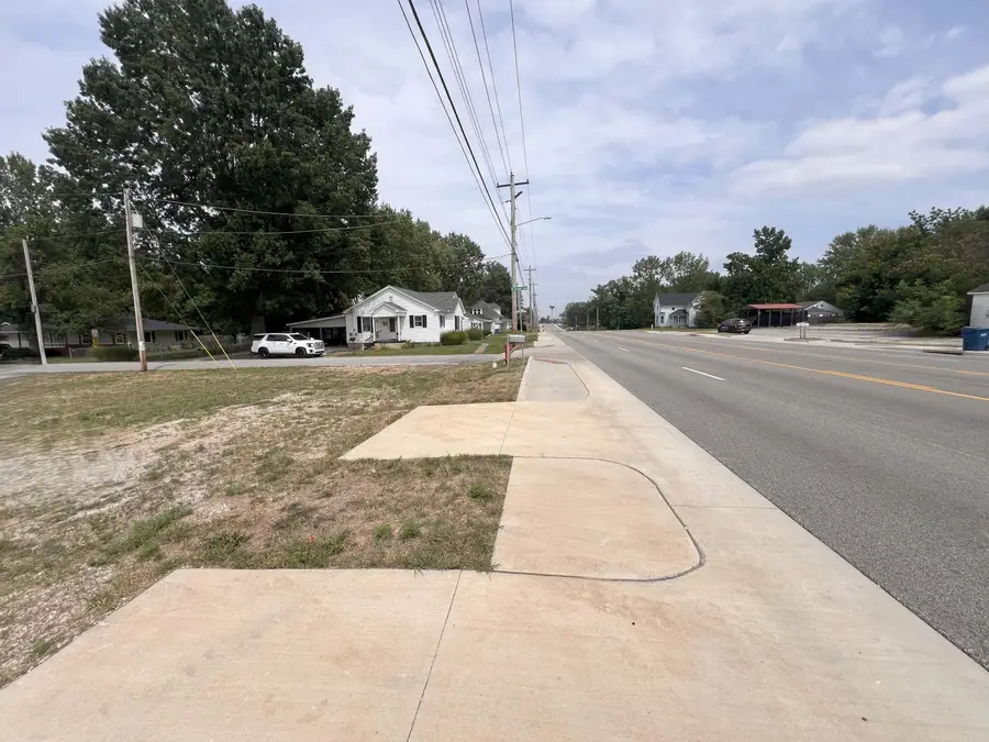 209&211 E Mount Vernon Street, Nixa, MO 65714 - Image #2