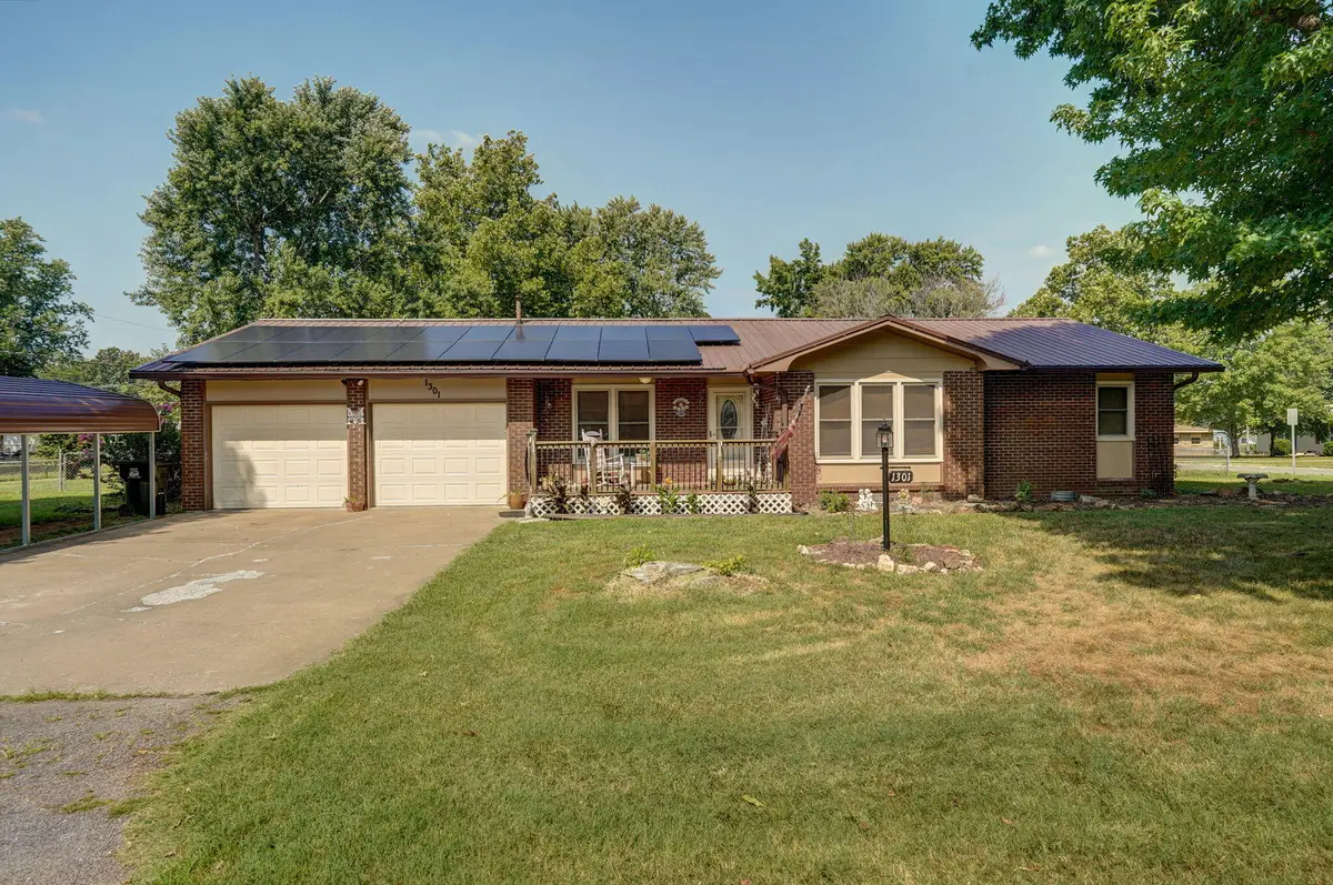 1301 S Tyler Avenue, Aurora, MO 65605 - Image #1