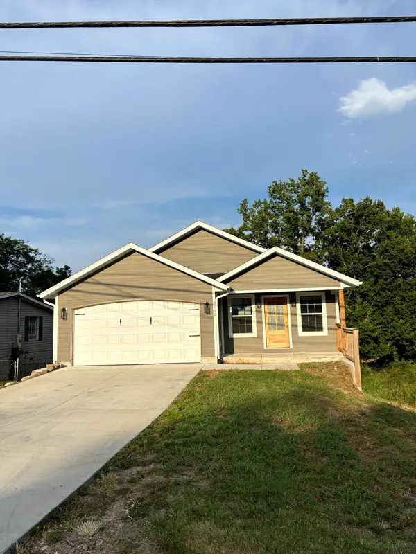 3152 Maple Street, Hollister, MO 65672