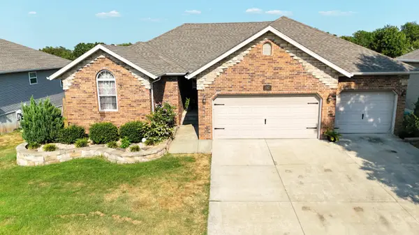 1103 Aaron Avenue, Monett, MO 65708