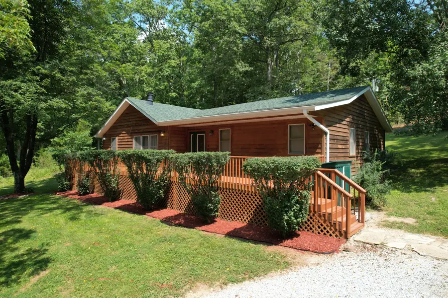 197 Log Cabin Road, Crane, MO 65633 - Image #2