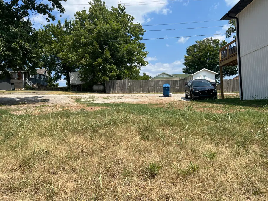 219 W Maddux Street, Branson, MO 65616 - Image #2