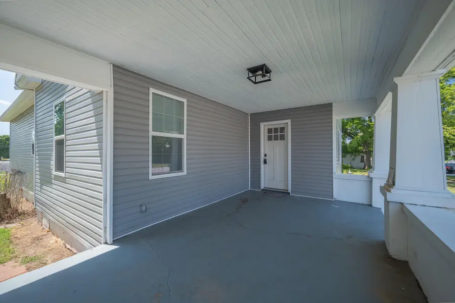 30 College Street, Aurora, MO 65605 - Image #3
