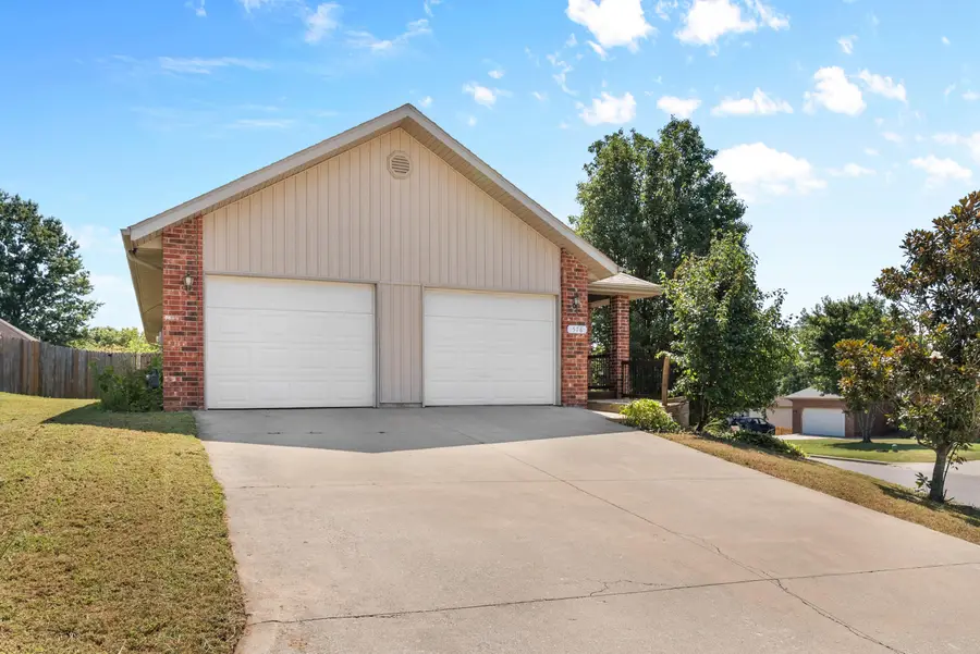 578 S Kingsgate Court, Nixa, MO 65714 - Image #3