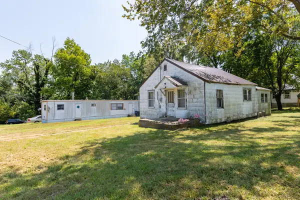 412/414 E Benton Street, Buffalo, MO 65622