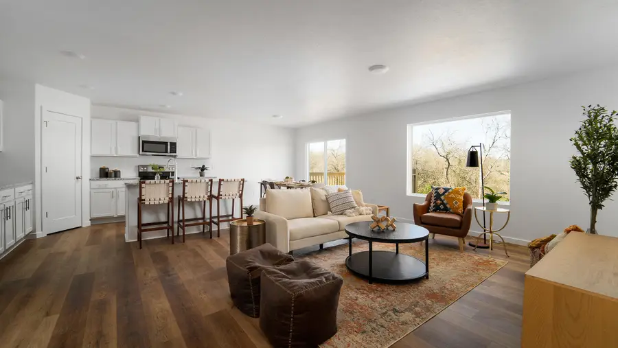 4082 E Ashwood Court, Brookline, MO 65619 - Image #2