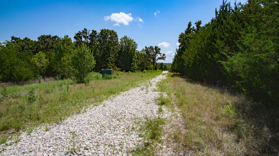 26520 Grindstone Road, Lebanon, MO 65536 - Image #2