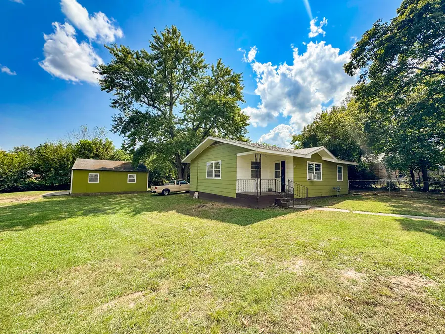 117 E Russell Street, Goodman, MO 64843 - Image #2