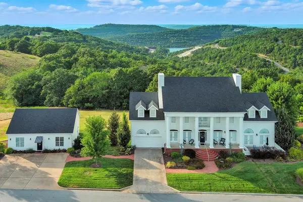 160 Emerald Pointe Drive, Hollister, MO 65672