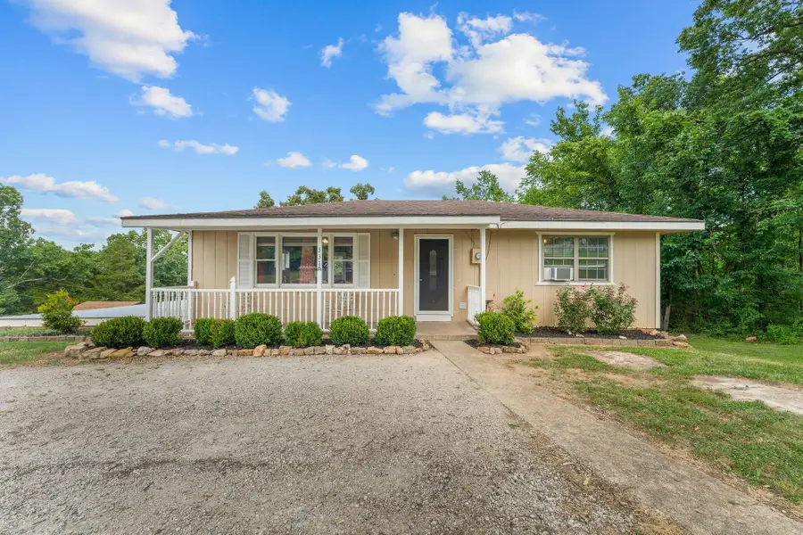 331 Evergreen Avenue, Hollister, MO 65672 - Image #2
