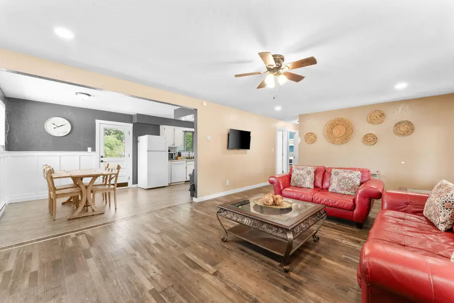 331 Evergreen Avenue, Hollister, MO 65672 - Image #3