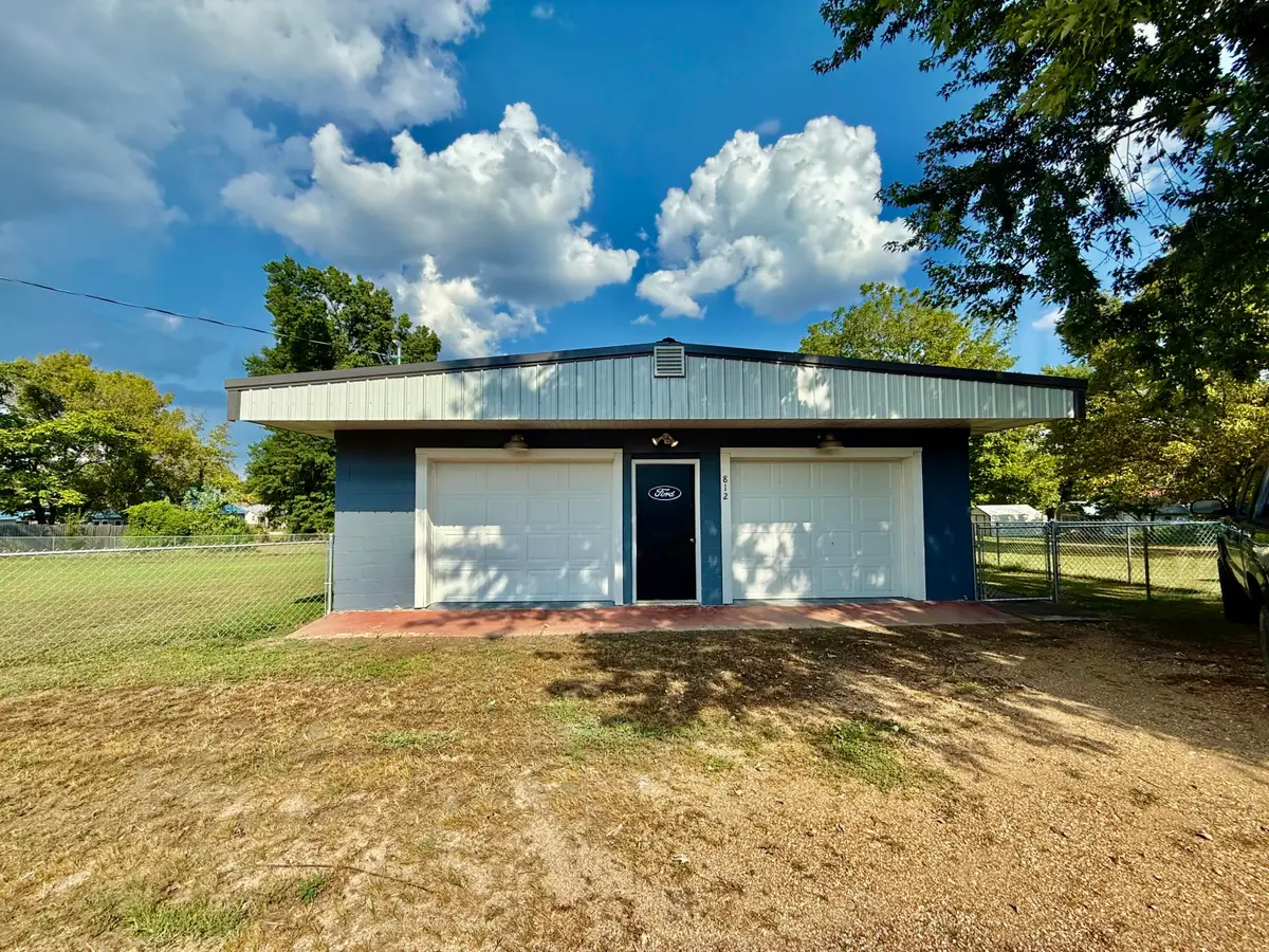 812 Bryan Street, Houston, MO 65483 - Image #1