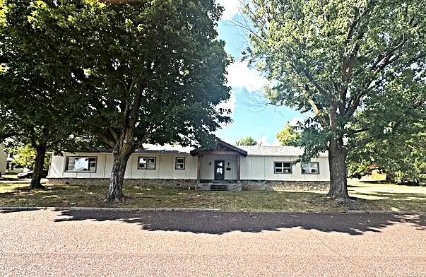 602 E Bond Street, Monett, MO 65708 - Image #1