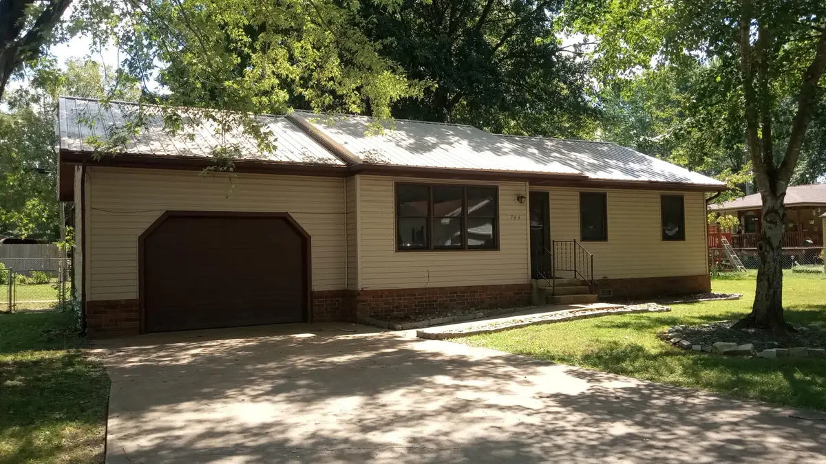 744 S Oak Street, Buffalo, MO 65622 - Image #1