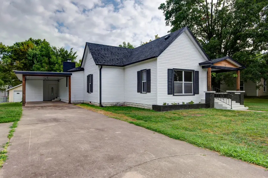 311 W Pleasant Street, Aurora, MO 65605 - Image #3