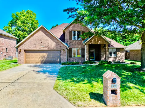 1811 W Village Lane, Springfield, MO 65807