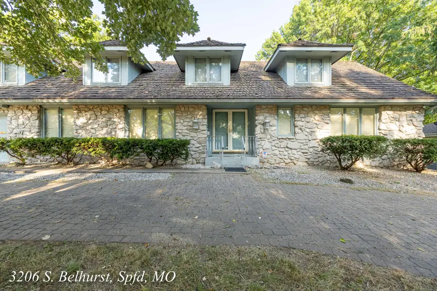 3206 S Bellhurst Avenue, Springfield, MO 65804 - Image #2
