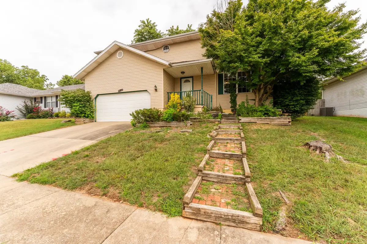 5562 S Burrows Avenue, Springfield, MO 65810 - Image #1