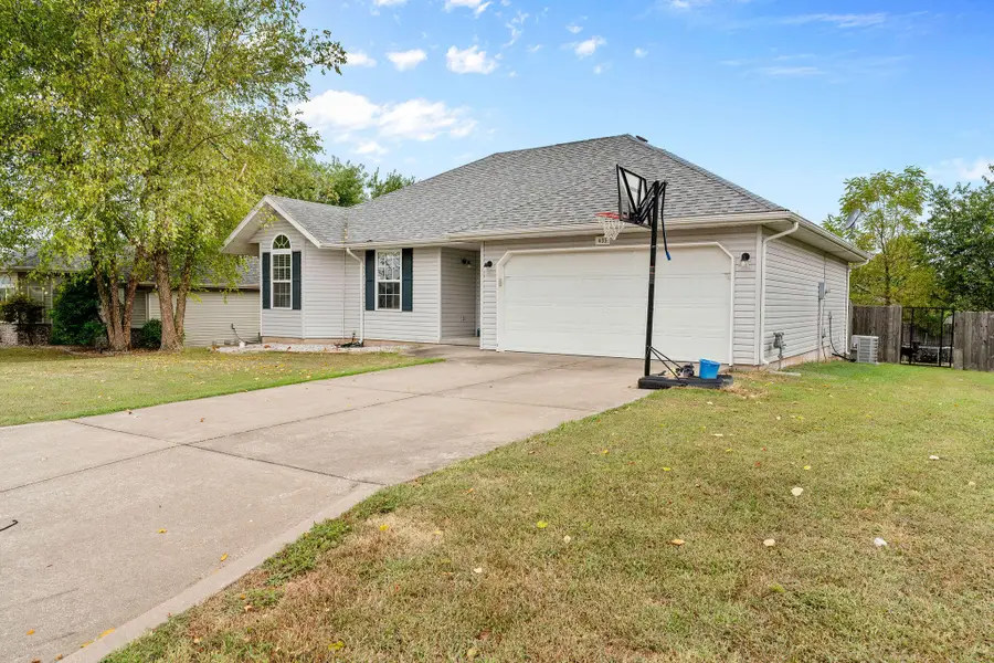435 N Claremont Place, Republic, MO 65738 - Image #3