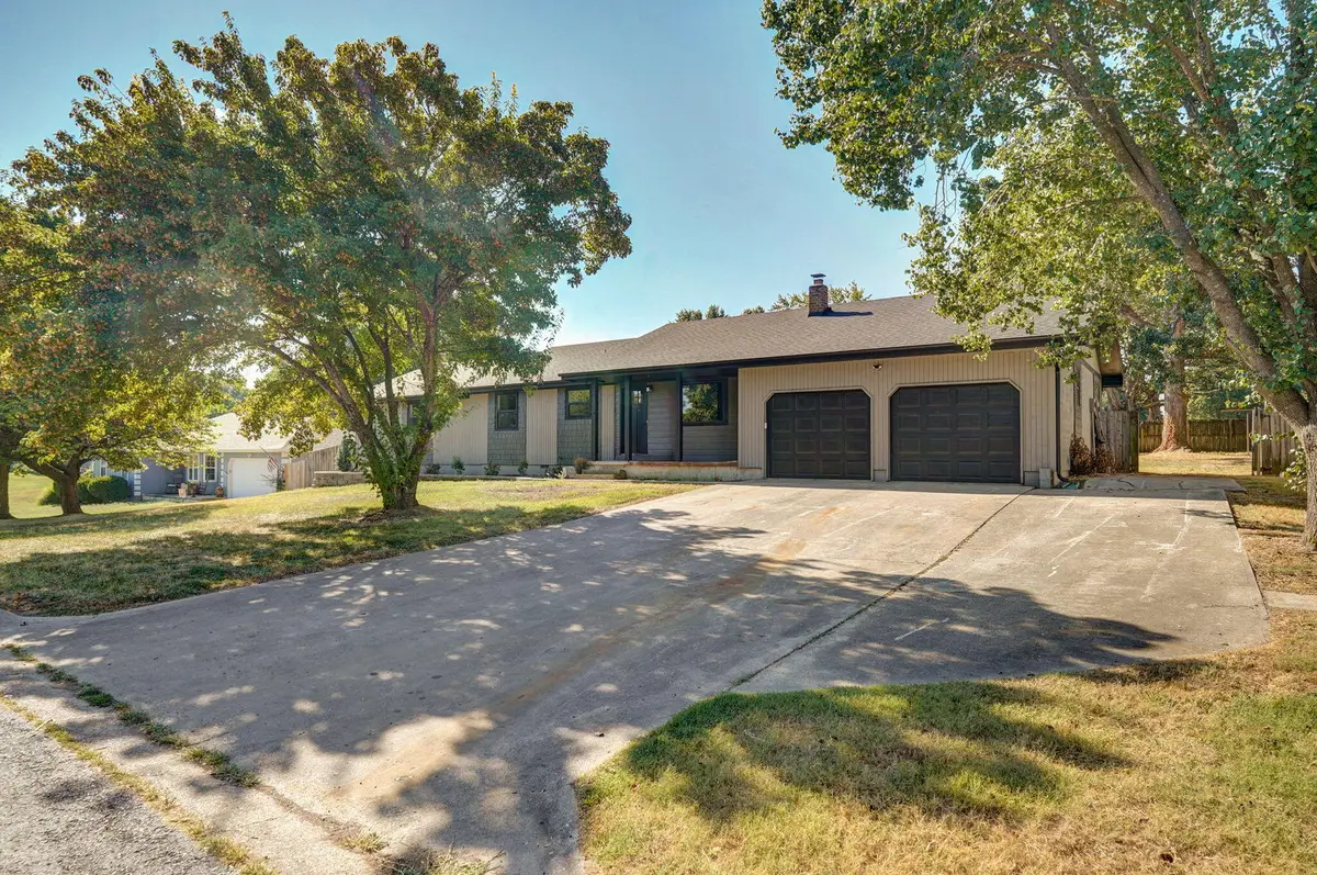 916 Smith Avenue, Marshfield, MO 65706 - Image #1